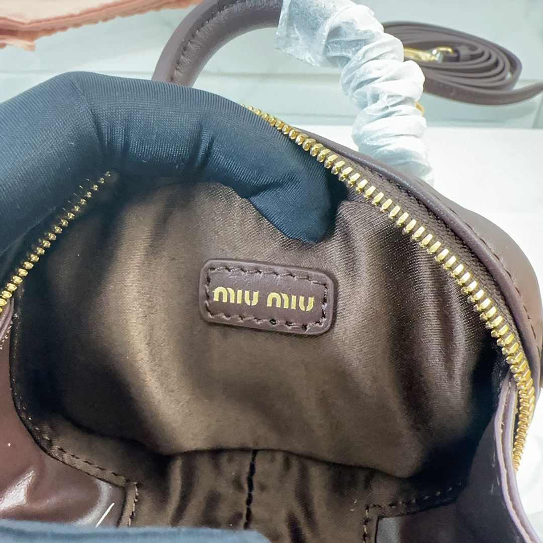 Dimensioni borsa a mano Miumiu: 10,5**7*4 cm