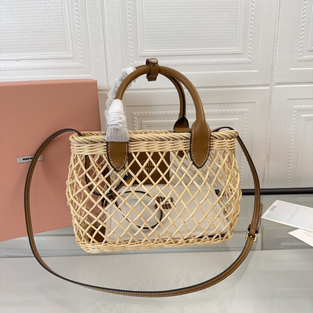 Borsa a mano Miumiu Dimensioni: 18*23,5*9 cm