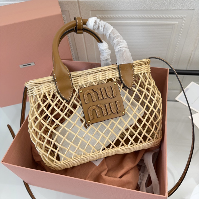 Borsa a mano Miumiu Dimensioni: 18*23,5*9 cm