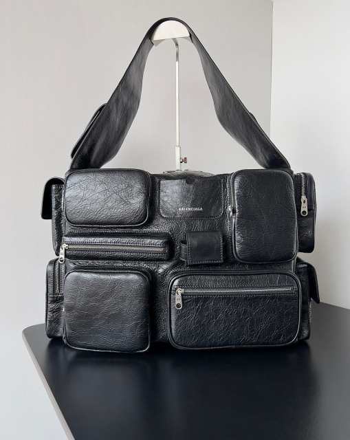 Balenciaga  Single shoulder bag Size：41.9*29*18.9cm
