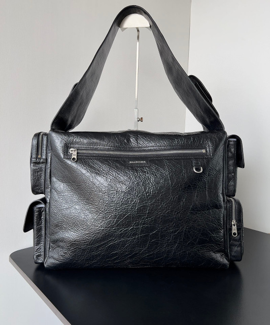 Balenciaga  Single shoulder bag Size：41.9*29*18.9cm