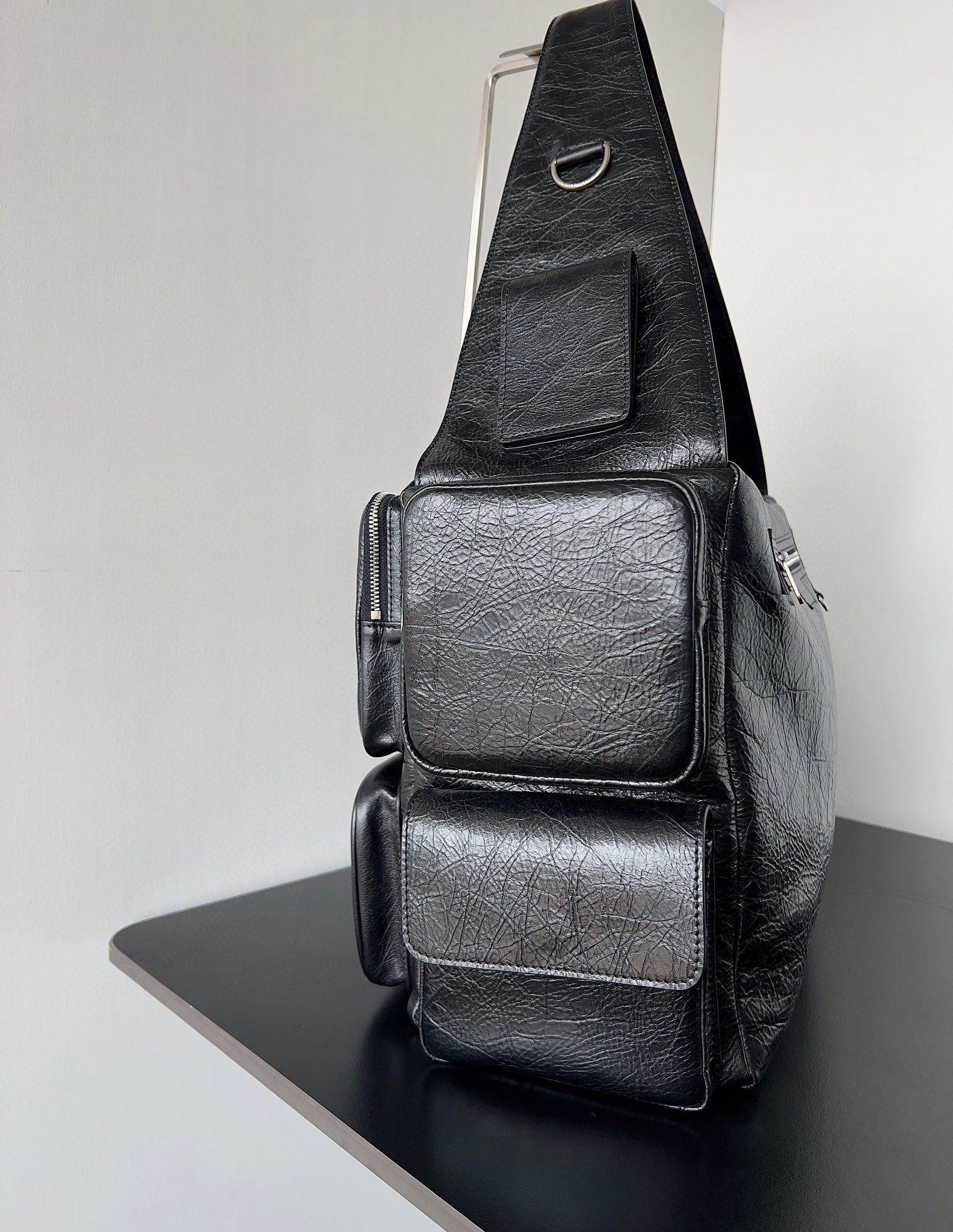 Balenciaga  Single shoulder bag Size：41.9*29*18.9cm