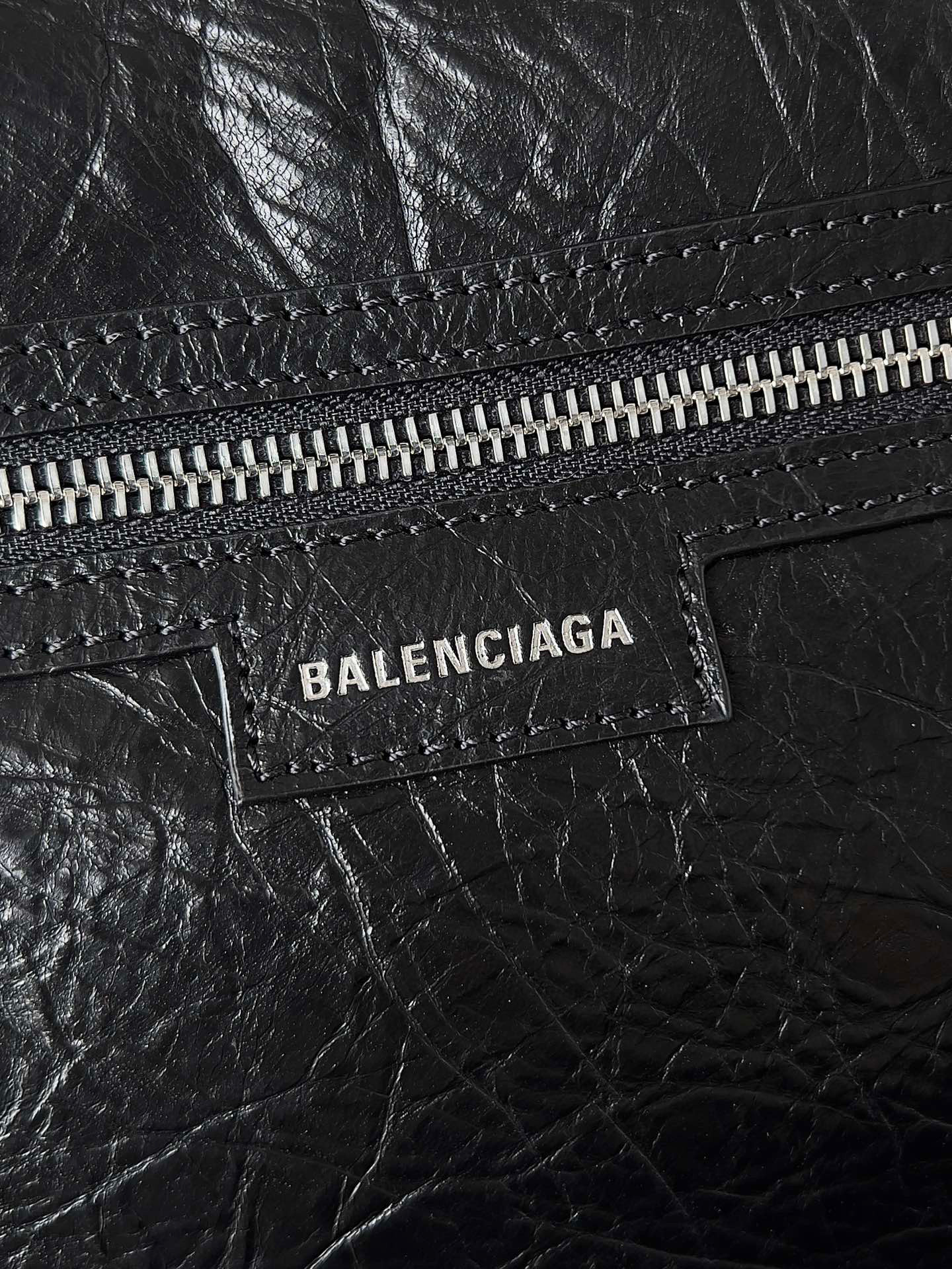 Balenciaga  Single shoulder bag Size：41.9*29*18.9cm