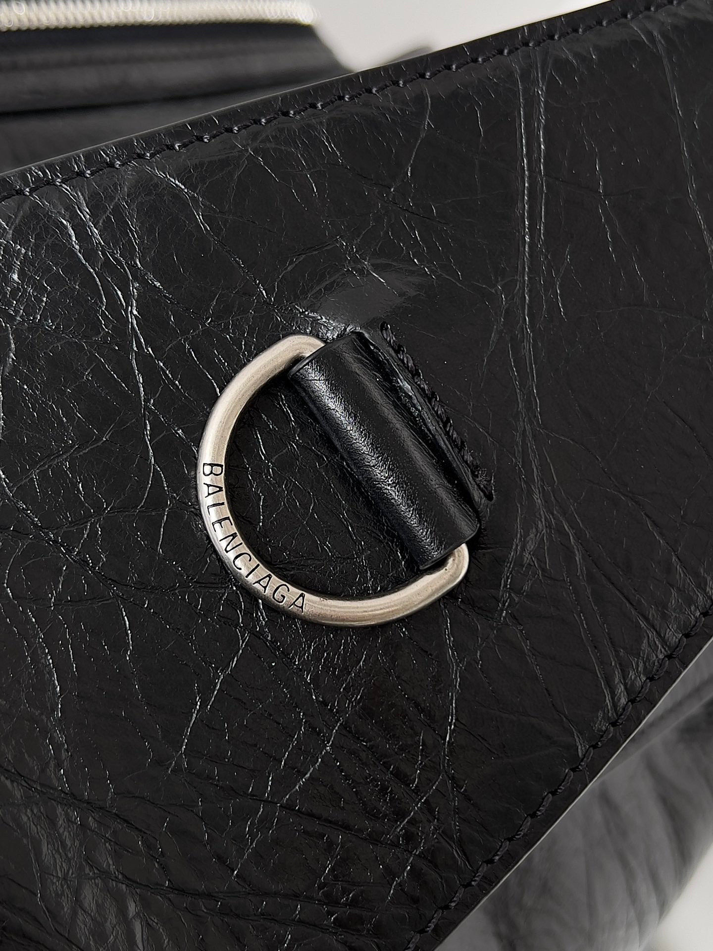 Balenciaga  Single shoulder bag Size：41.9*29*18.9cm