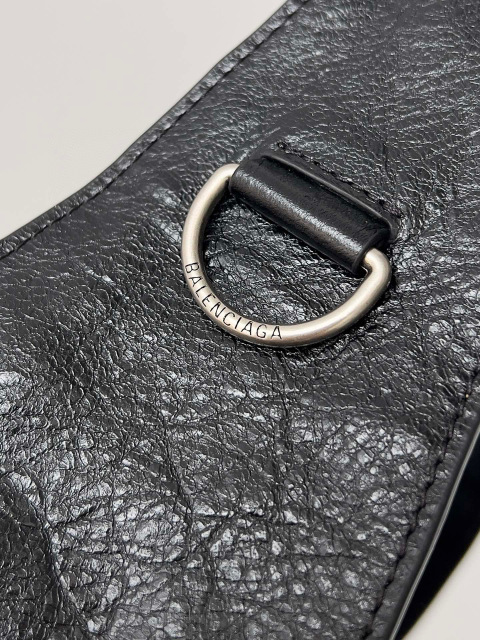 Balenciaga  Single shoulder bag Size：35*12*11cm