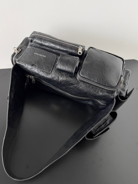 Balenciaga  Single shoulder bag Size：35*12*11cm