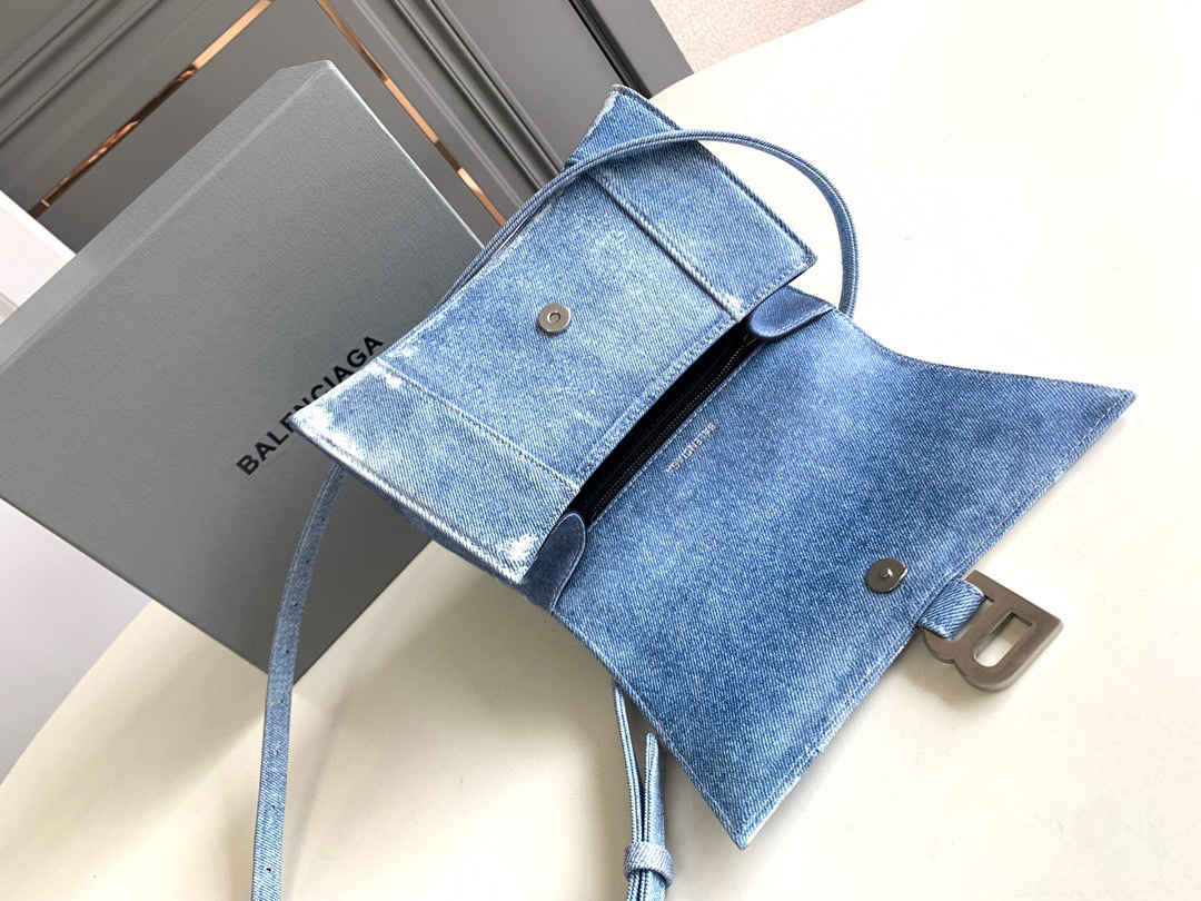 Balenciaga Hand bag    Size：23*15*10cm