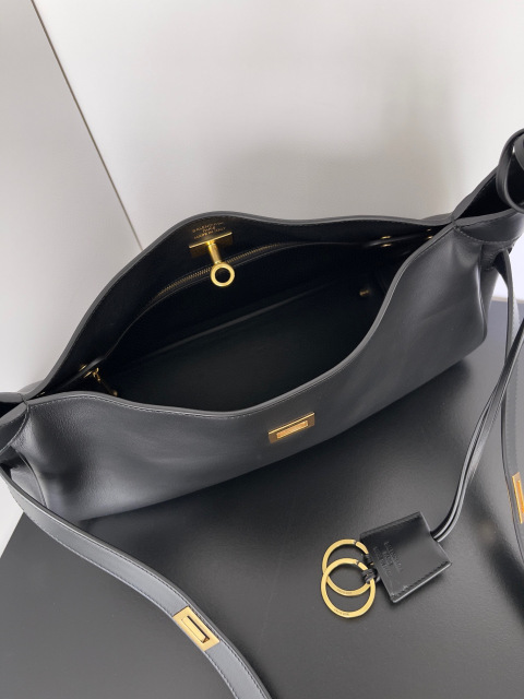Balenciaga  Single shoulder bag Size：29.9*17*19.8cm