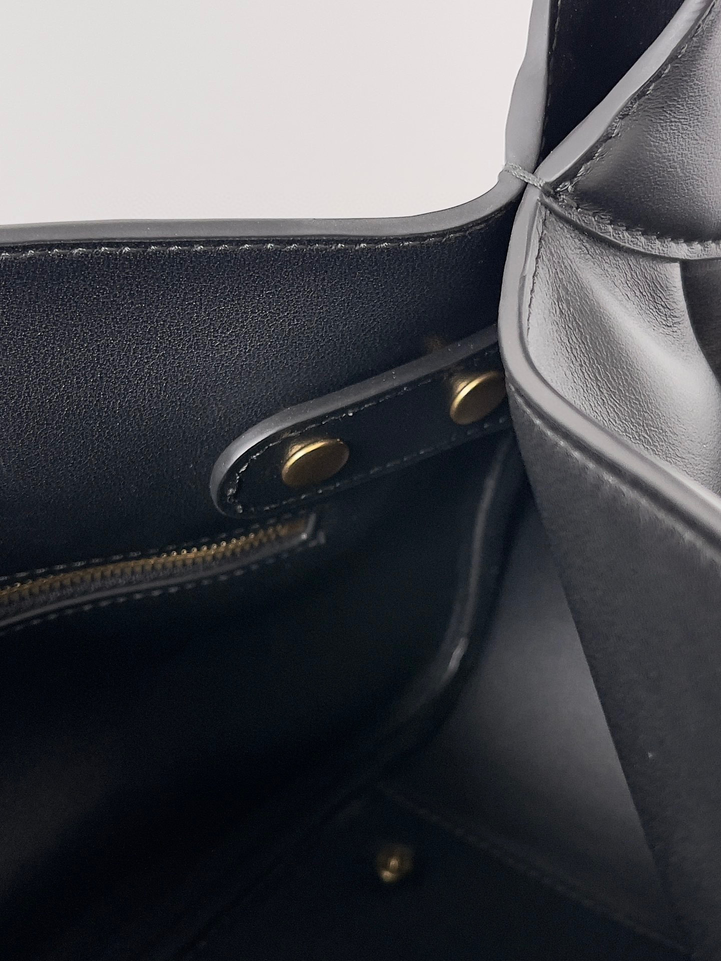 Balenciaga  Single shoulder bag Size：29.9*17*19.8cm