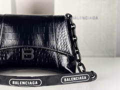 Balenciaga 手拿包 尺寸：29*10*18cm