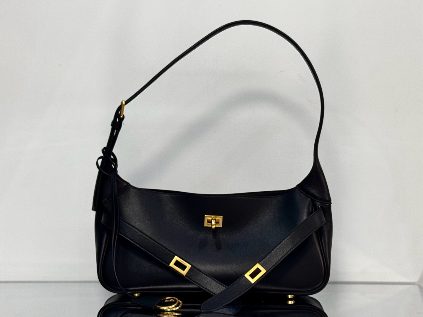Balenciaga Unterarmtasche Größe: 35 * 17 * 10 cm