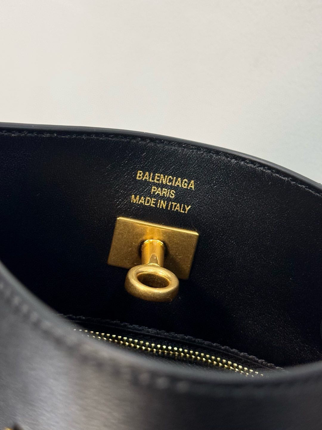 Balenciaga Unterarmtasche Größe: 35 * 17 * 10 cm