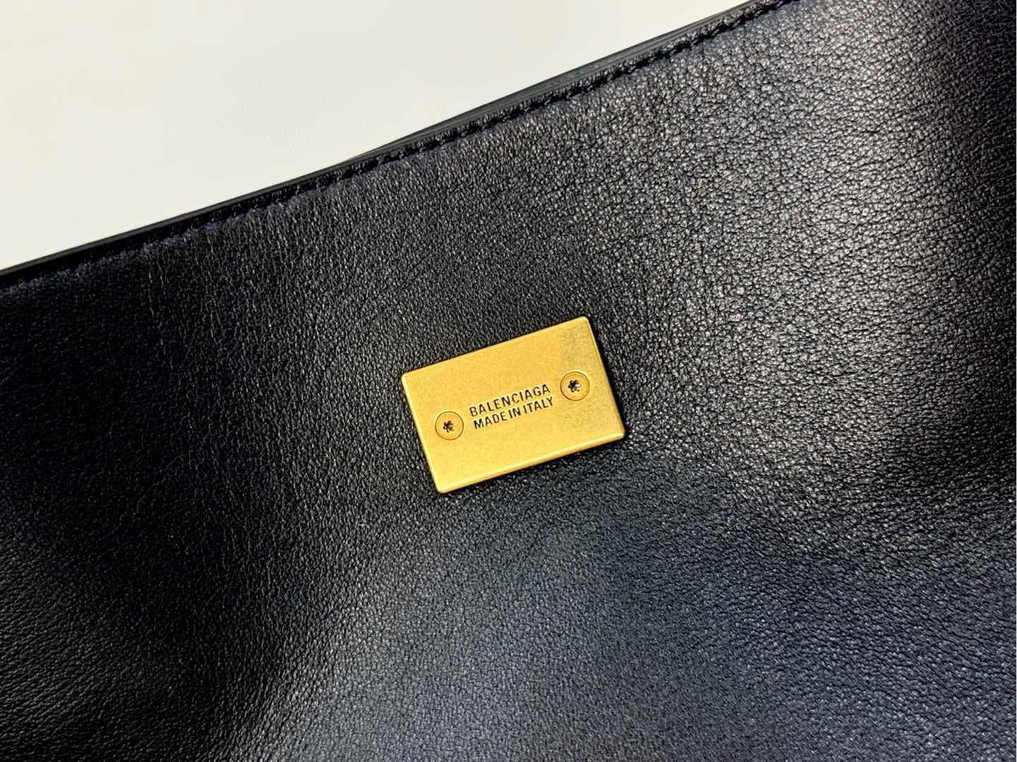 Balenciaga Unterarmtasche Größe: 35 * 17 * 10 cm