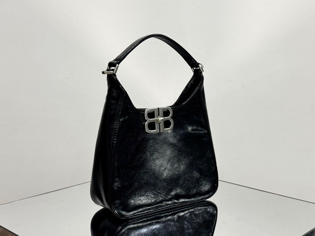 Balenciaga Unterarmtasche Größe: 20 x 20,5 x 6,8 cm