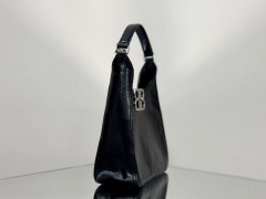 Balenciaga Unterarmtasche Größe: 20 x 20,5 x 6,8 cm