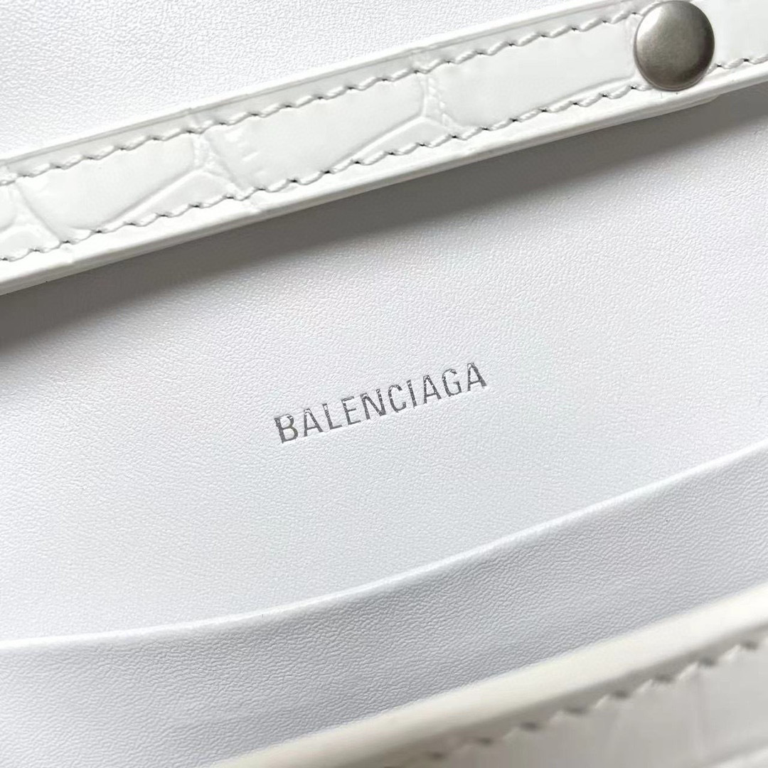 Balenciaga  Single shoulder bag Size：23*14*5.8cm