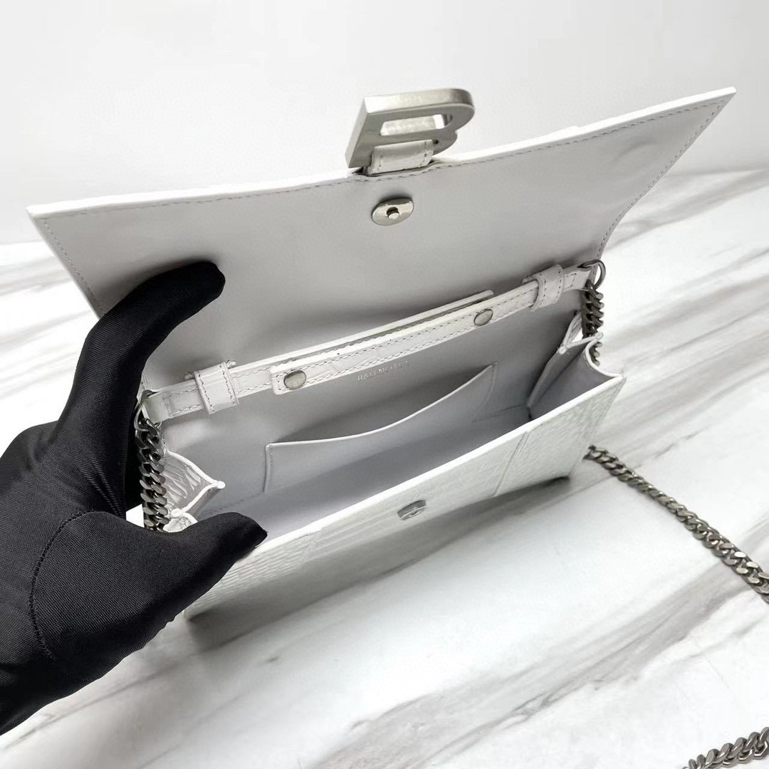 Balenciaga  Single shoulder bag Size：23*14*5.8cm