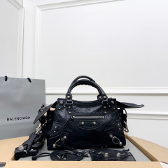 Balenciaga  Hand bag  Size：26*11*18cm