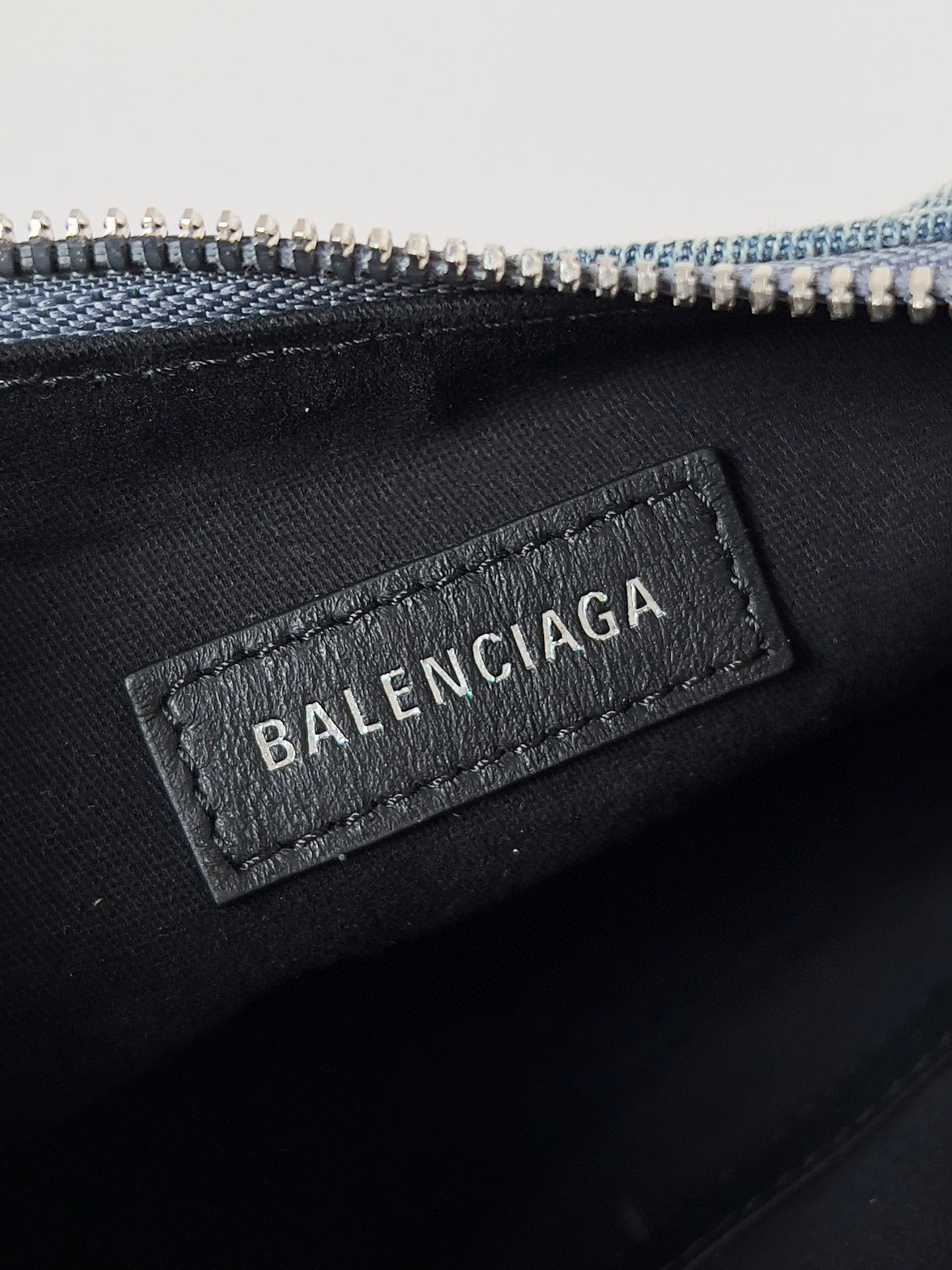 Borsa sottobraccio Balenciaga Dimensioni: 26*16*9,9 cm