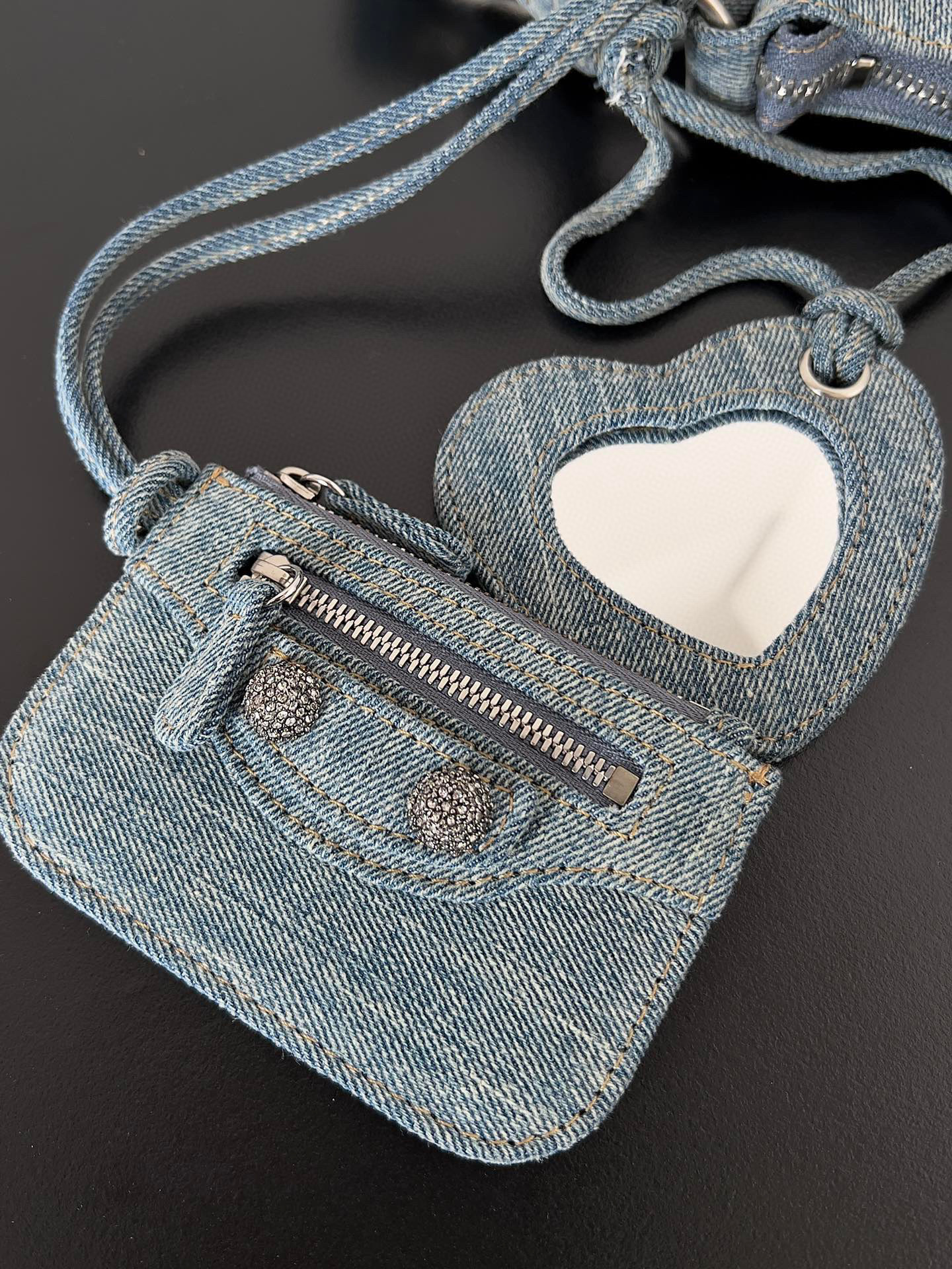 Borsa sottobraccio Balenciaga Dimensioni: 26*16*9,9 cm