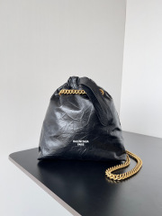 Balenciaga 水桶包 尺寸：23.9*25.9*9.9cm
