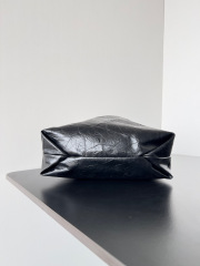 Balenciaga 水桶包 尺寸：23.9*25.9*9.9cm