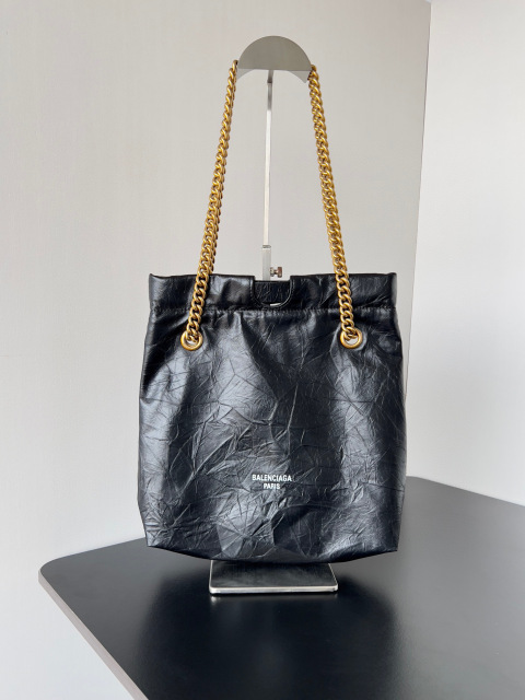 Balenciaga 水桶包 尺寸：23.9*25.9*9.9cm