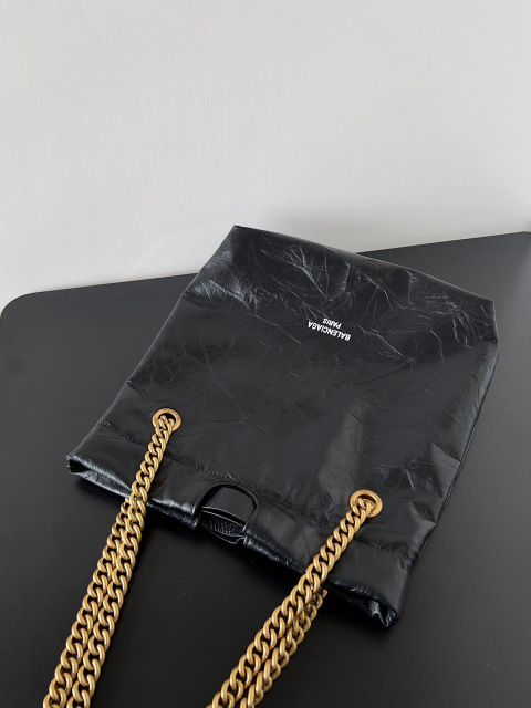 Balenciaga 水桶包 尺寸：23.9*25.9*9.9cm
