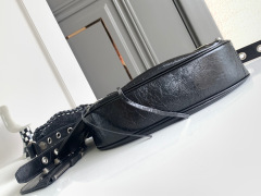 Balenciaga 腋下包 尺寸：26*16*9.9cm