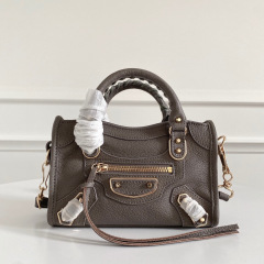 Balenciaga 手拿包 尺寸：19*5*12.5cm