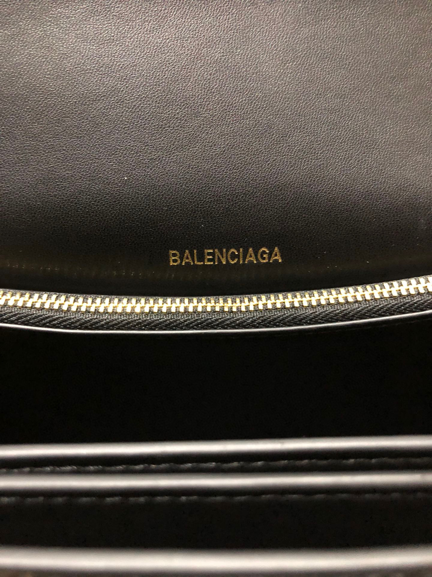 Balenciaga Beg bahu tunggal Saiz：31*20*15sm