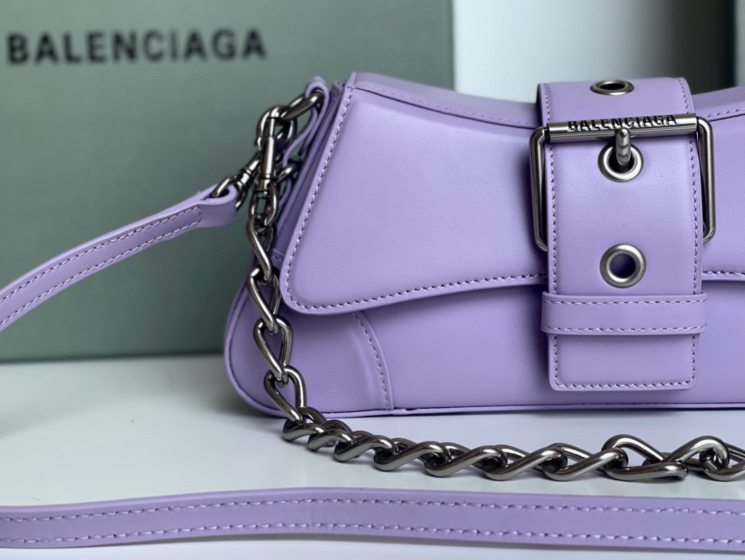 Balenciaga  Single shoulder bag Size：29*13*4.8cm