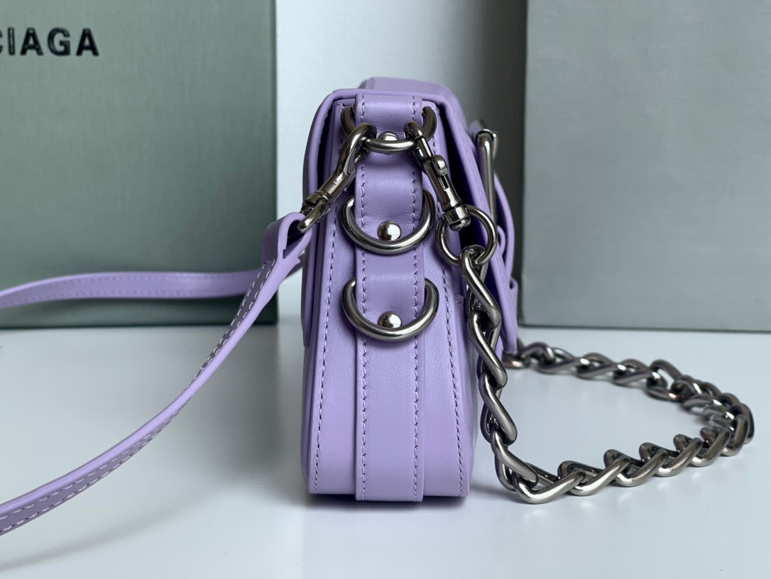 Balenciaga  Single shoulder bag Size：29*13*4.8cm