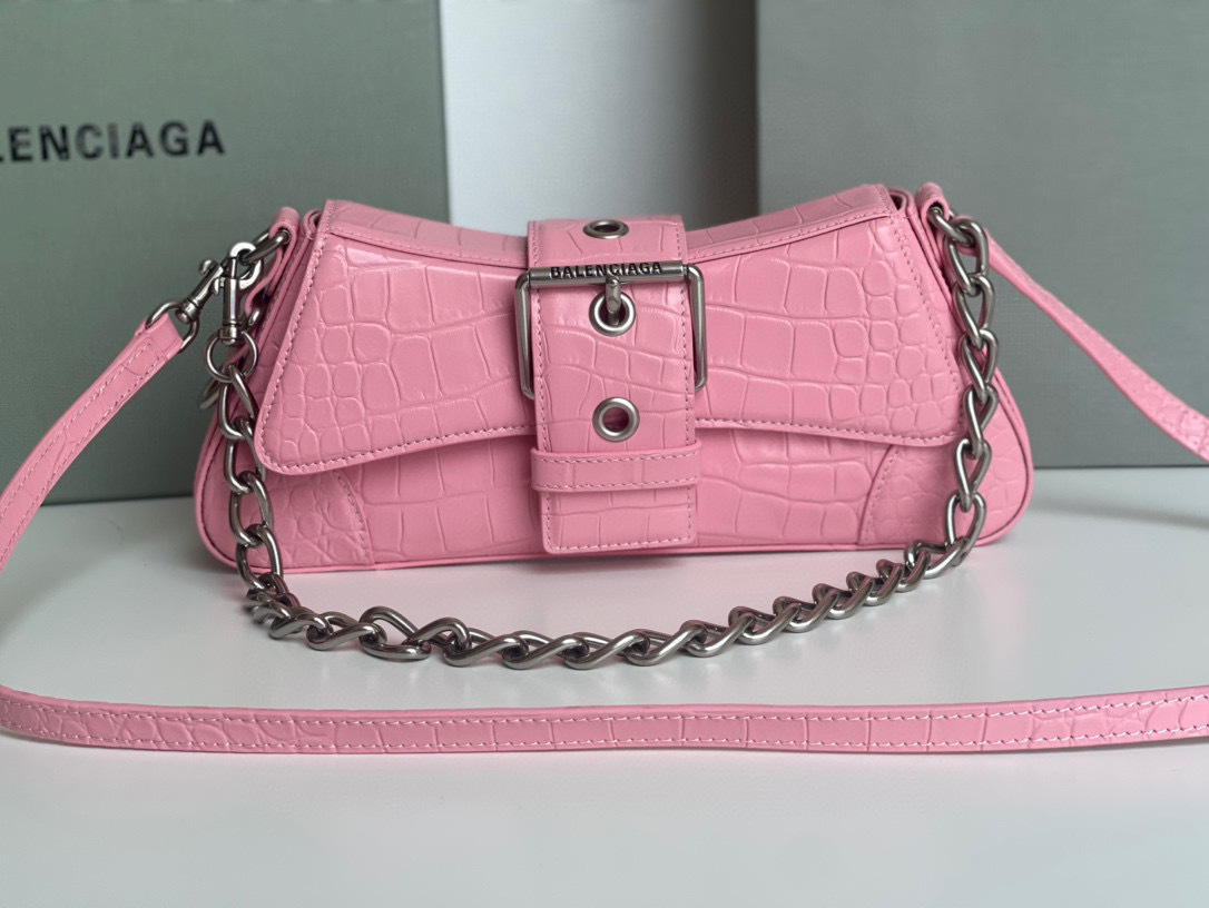Balenciaga  Single shoulder bag Size：29*13*4.8cm