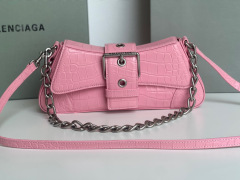 Balenciaga  Single shoulder bag Size：29*13*4.8cm