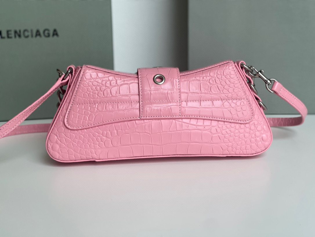 Balenciaga  Single shoulder bag Size：29*13*4.8cm