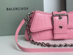 Balenciaga  Single shoulder bag Size：29*13*4.8cm