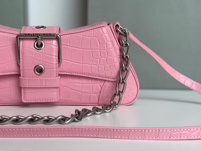 Balenciaga  Single shoulder bag Size：29*13*4.8cm