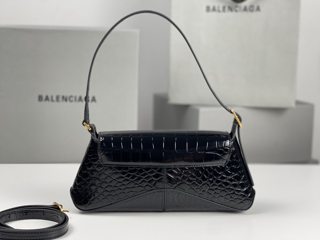 Balenciaga Unterarmtasche Größe: 27 x 25,5 x 4,8 cm