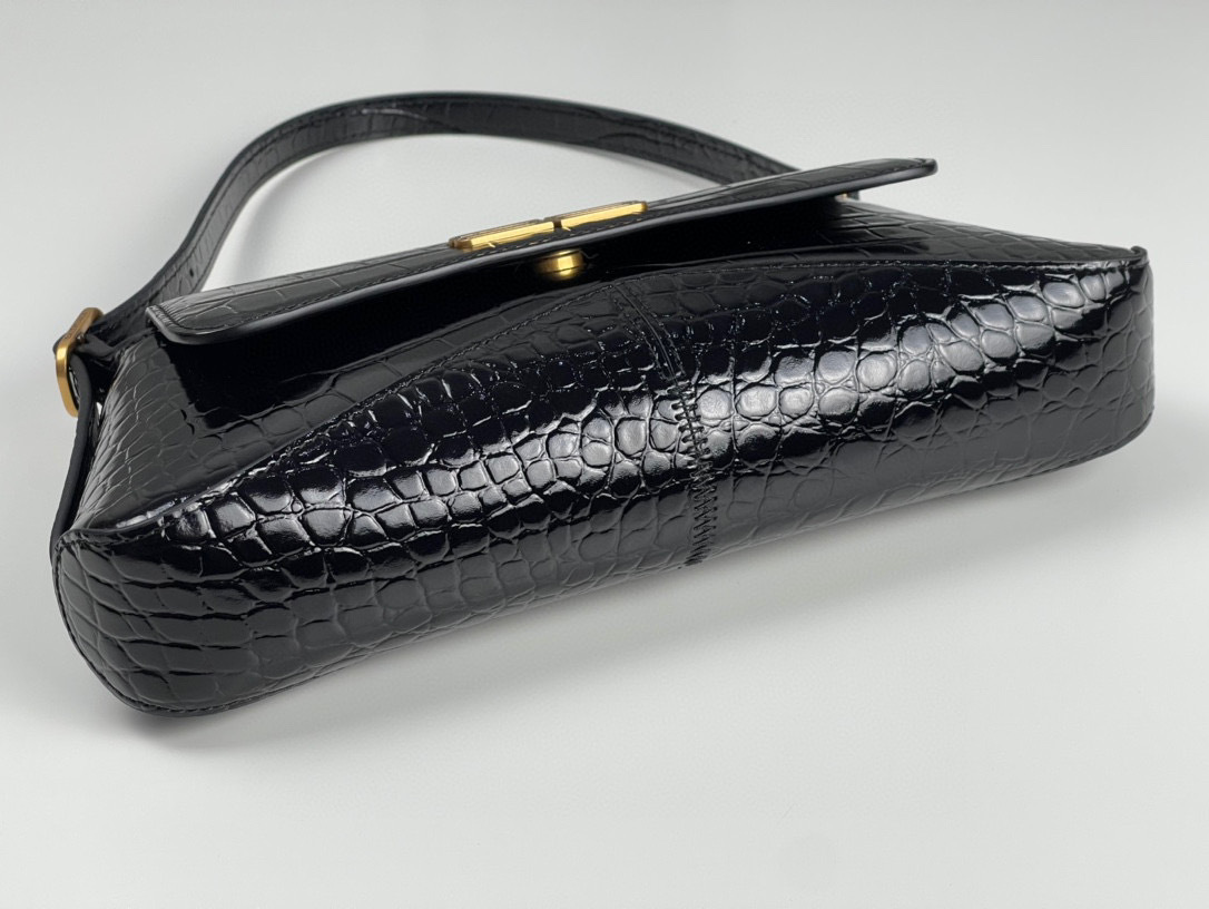 Balenciaga Unterarmtasche Größe: 27 x 25,5 x 4,8 cm