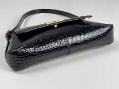 Balenciaga Unterarmtasche Größe: 27 x 25,5 x 4,8 cm