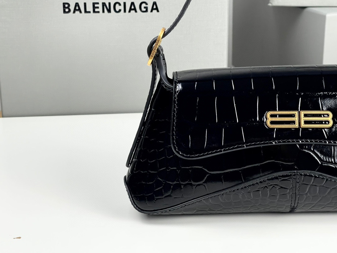 Balenciaga Unterarmtasche Größe: 27 x 25,5 x 4,8 cm