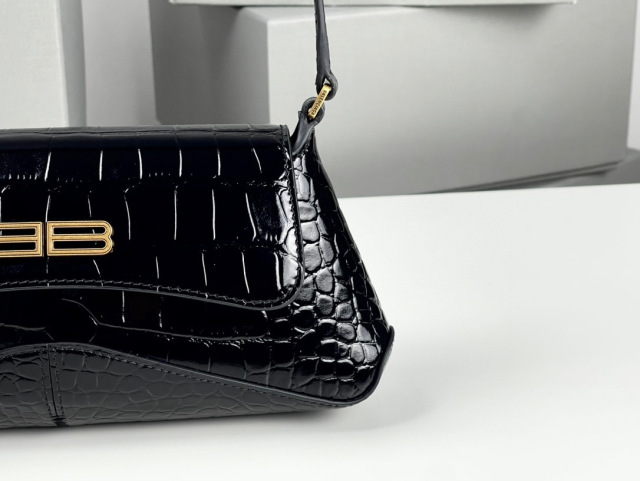 Balenciaga Unterarmtasche Größe: 27 x 25,5 x 4,8 cm