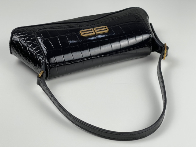 Balenciaga Unterarmtasche Größe: 27 x 25,5 x 4,8 cm