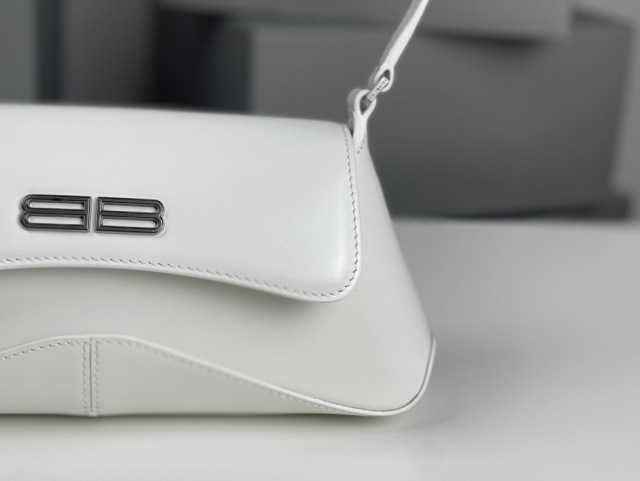 Balenciaga Unterarmtasche Größe: 27 x 25,5 x 4,8 cm