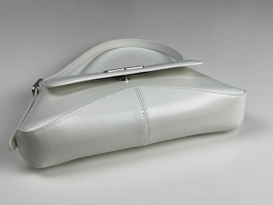 Balenciaga Unterarmtasche Größe: 27 x 25,5 x 4,8 cm