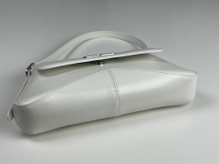 Balenciaga Unterarmtasche Größe: 27 x 25,5 x 4,8 cm