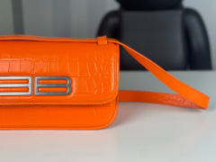 Borsa sottobraccio Balenciaga Dimensioni: 27*25,5*4,8 cm