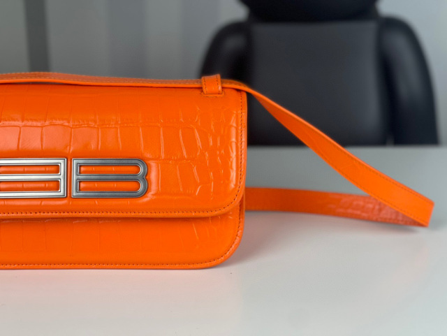 Borsa sottobraccio Balenciaga Dimensioni: 27*25,5*4,8 cm