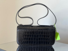 Balenciaga Einzelne Umhängetasche Größe: 23,5 x 12 x 10 cm